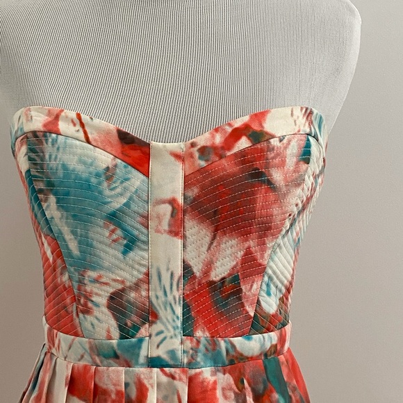 Beautiful Multicolor Dress - Picture 2 of 6